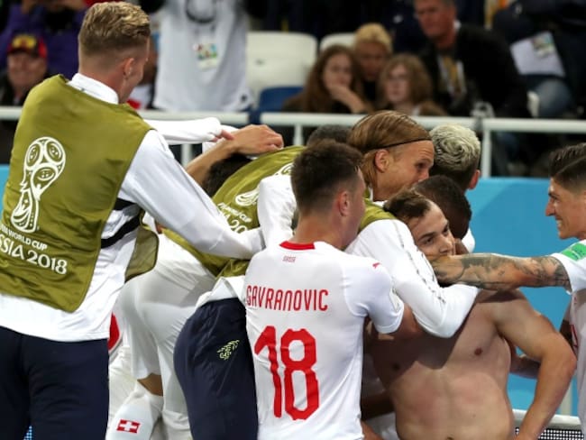 Suiza consiguió tres puntos de oro en una agónica victoria ante Serbia