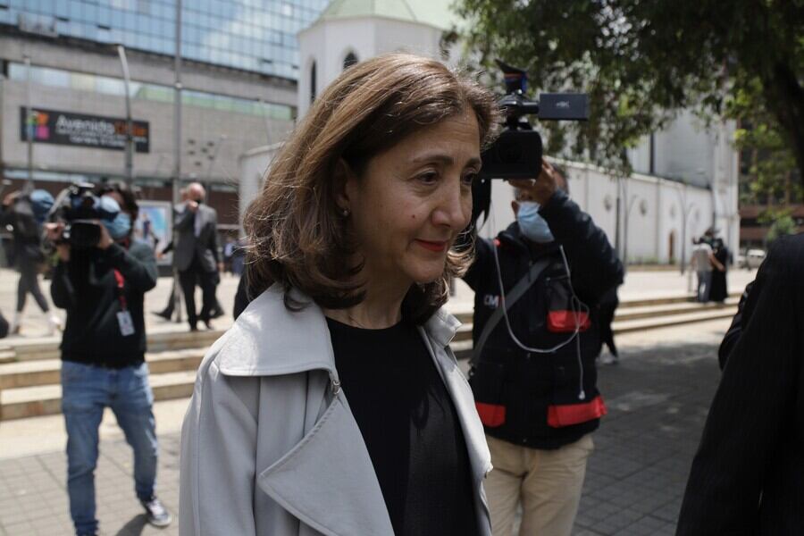 “Pedimos a Ingrid Betancourt que deje de tomar decisiones sin consultar”: Daniel Carvalho