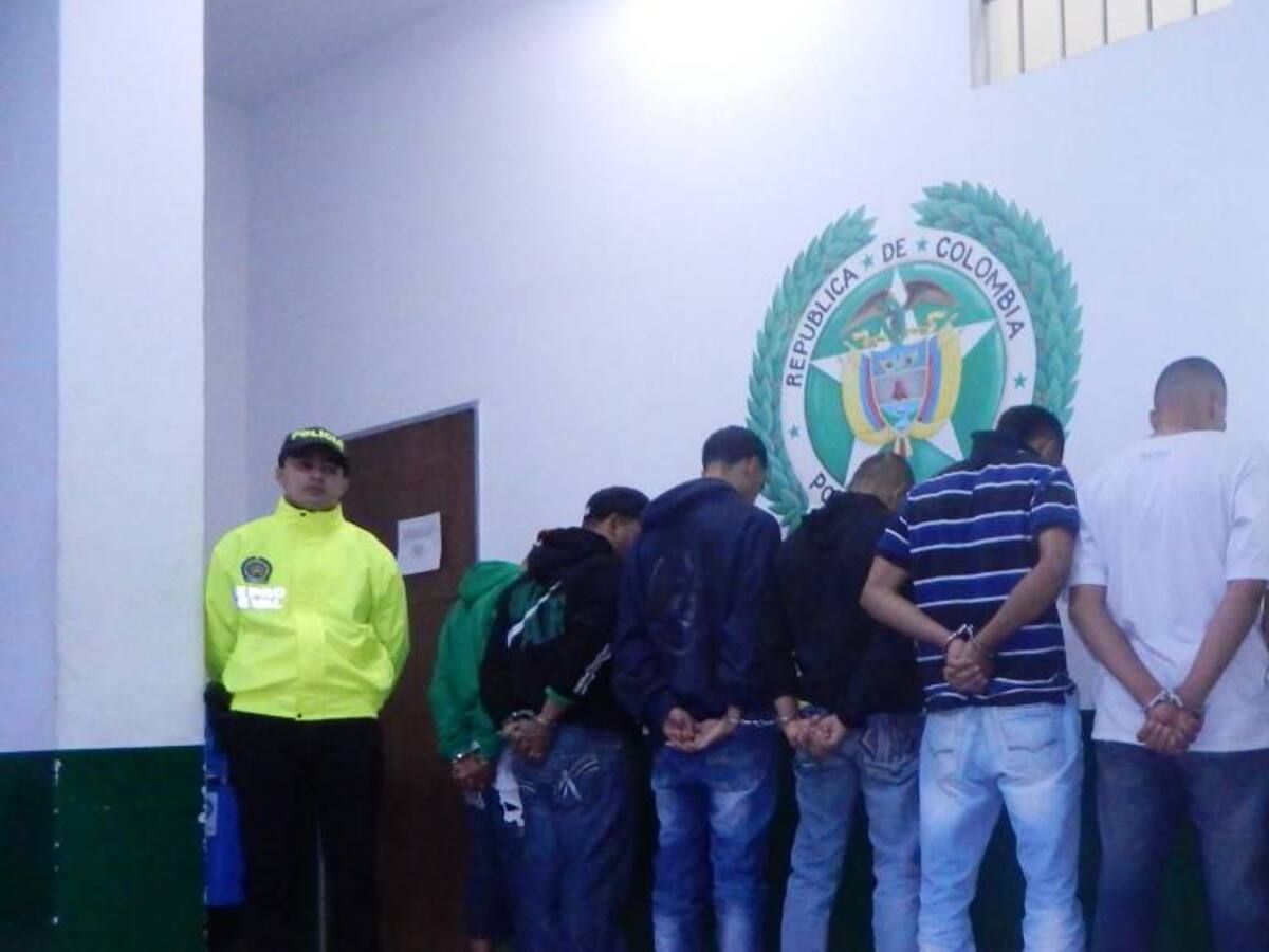 Aseguran a 9 miembros de una banda criminal de la Comuna 13