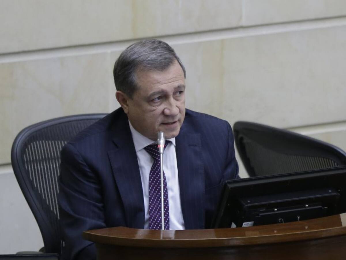 A Ernesto Macías le fallaron las matemáticas en pleno debate