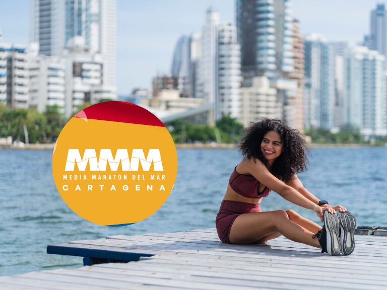 Mujer preparándose para correr en Cartagena / Media Maratón del Mar (Getty Images))