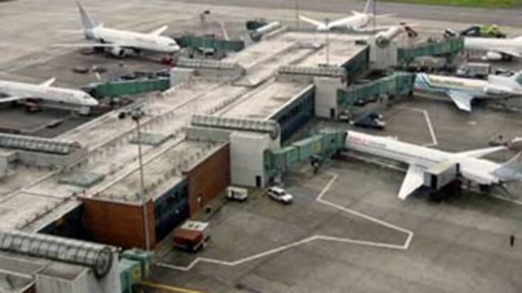 La Aeronáutica Civil anunció cierres y restricciones en tres aeropuertos del país