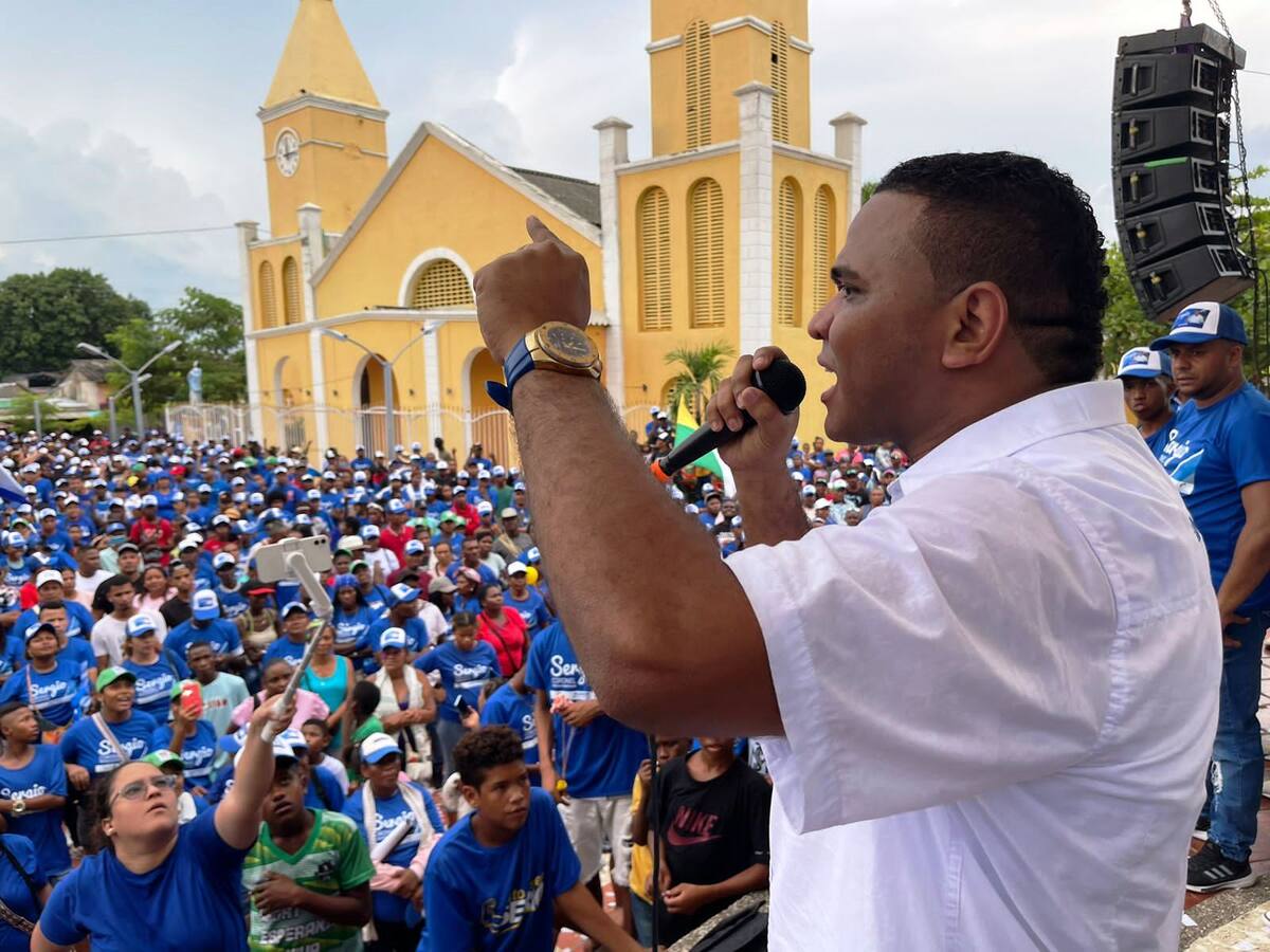 Sergio Coronel Fuentes se comprometió a sacar adelante a María La Baja