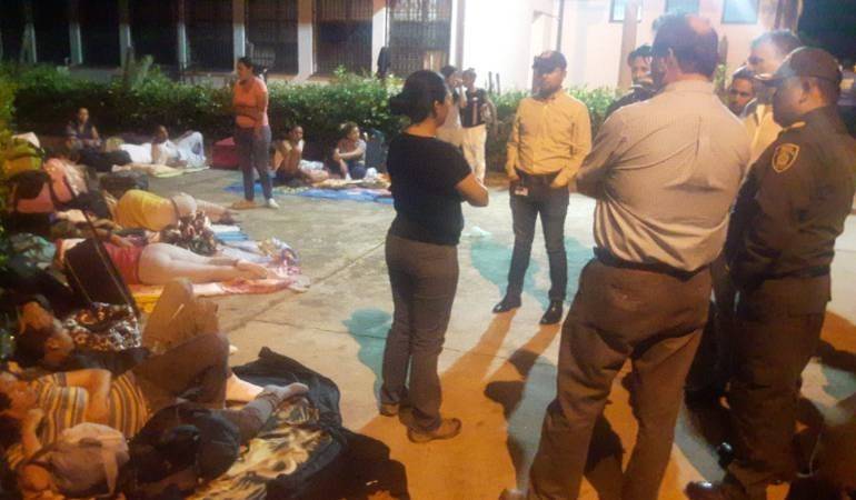Venezolanos en inmediaciones del puente internacional Simón Bolívar.