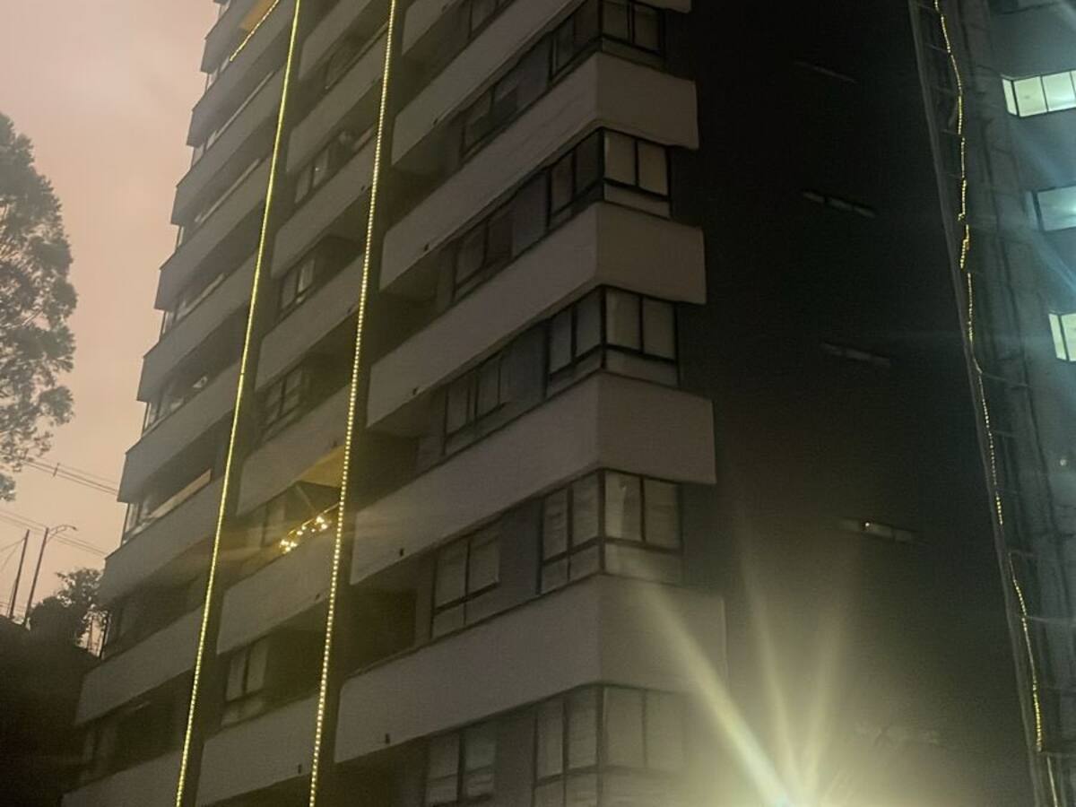 Incendio en Día de Velitas en edificio de Medellín dejó seis personas lesionadas
