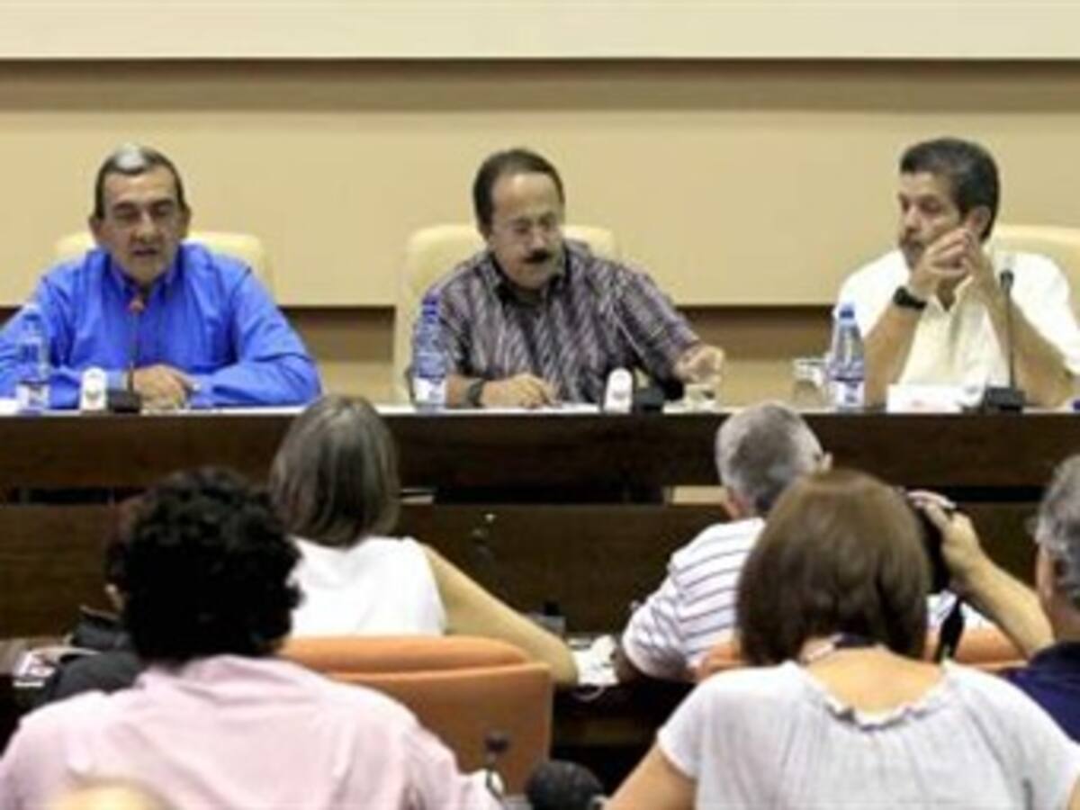 Gobierno da vida jurídica a diálogos de paz y levantará órdenes de captura