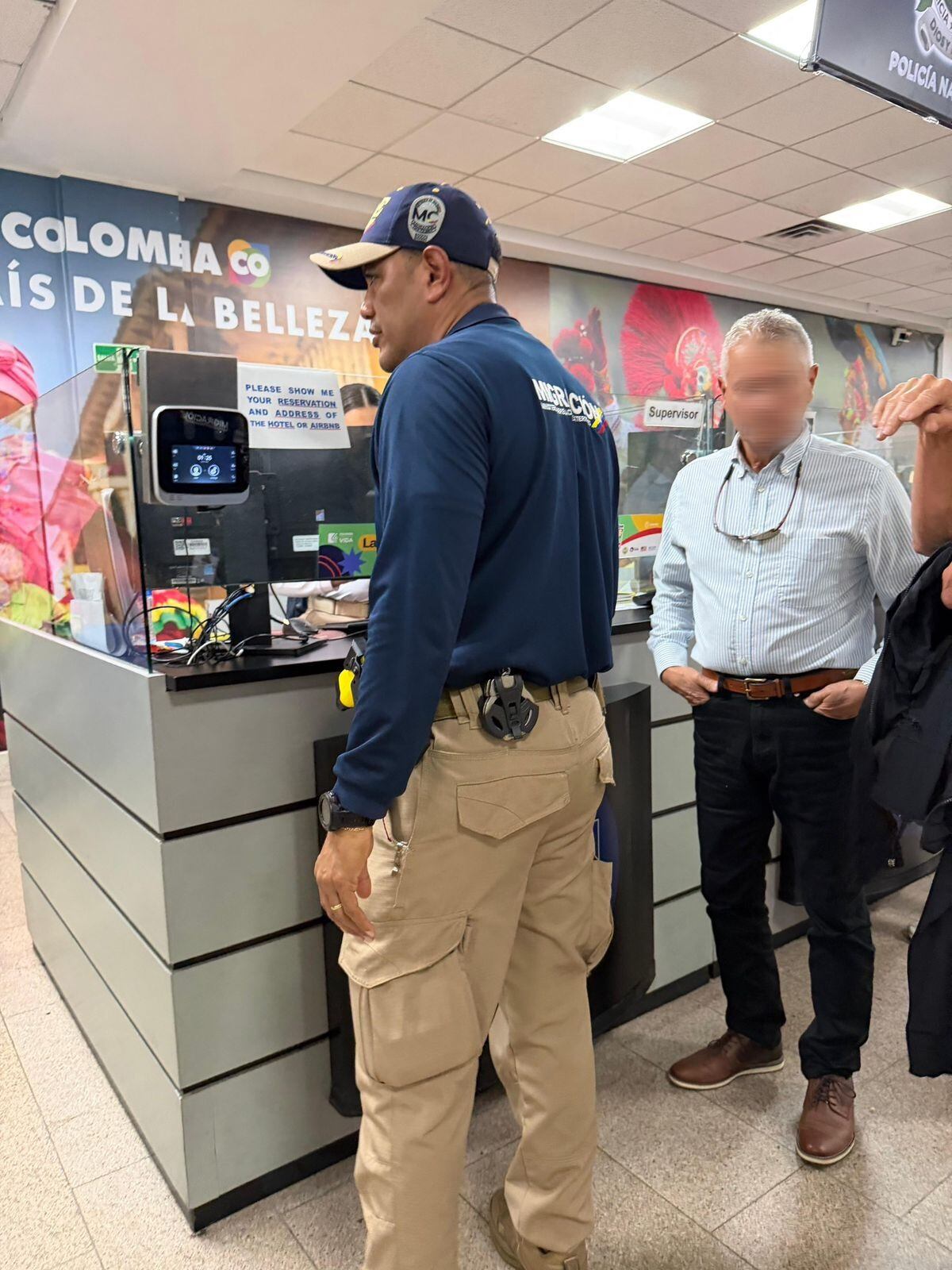 Buscado por la Interpol por millonaria estafa. // Migración Colombia