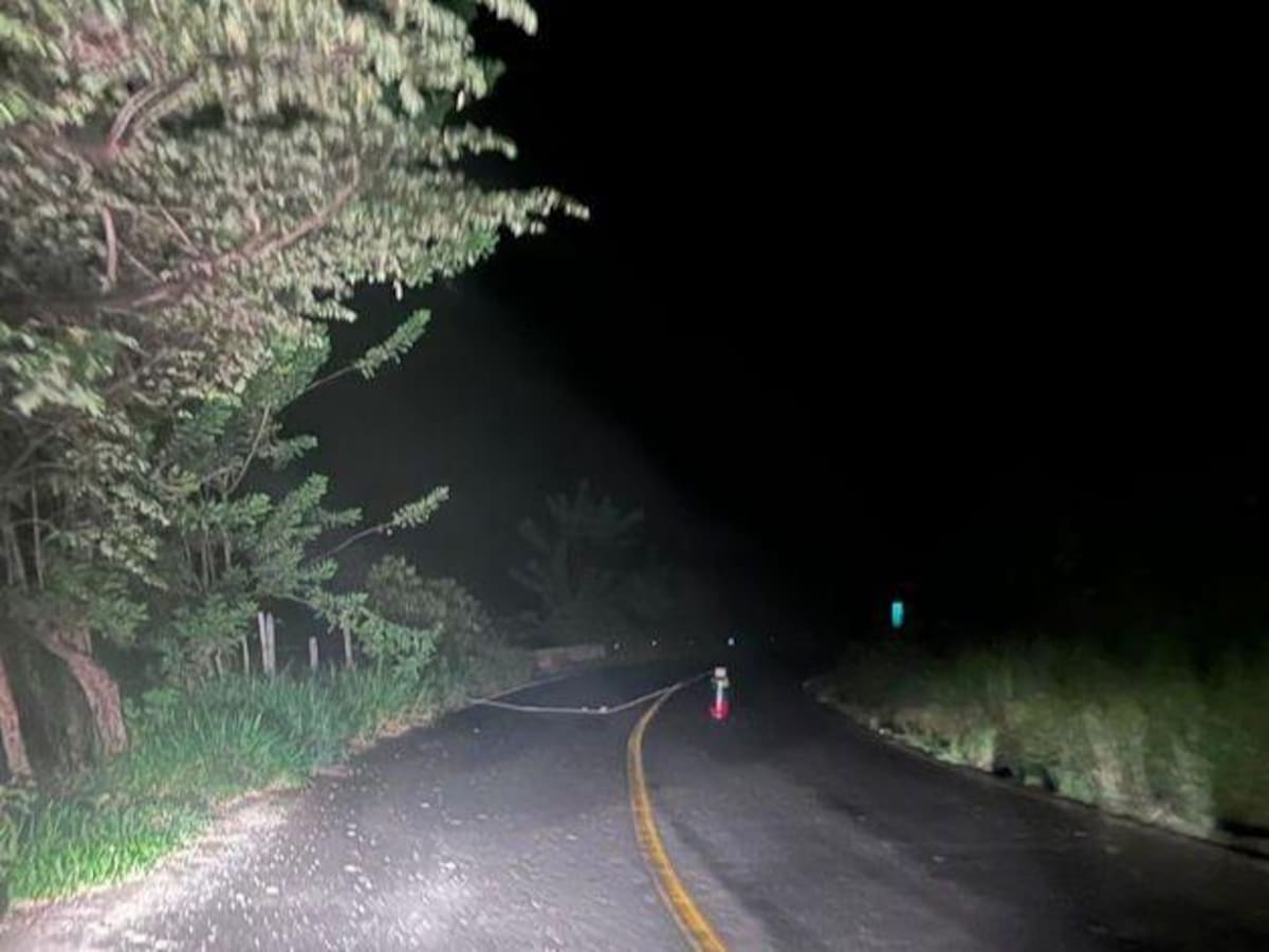 Por cilindro bomba, está cerrada la vía San Andrés de Cuerquia–Valle de Toledo, Antioquia