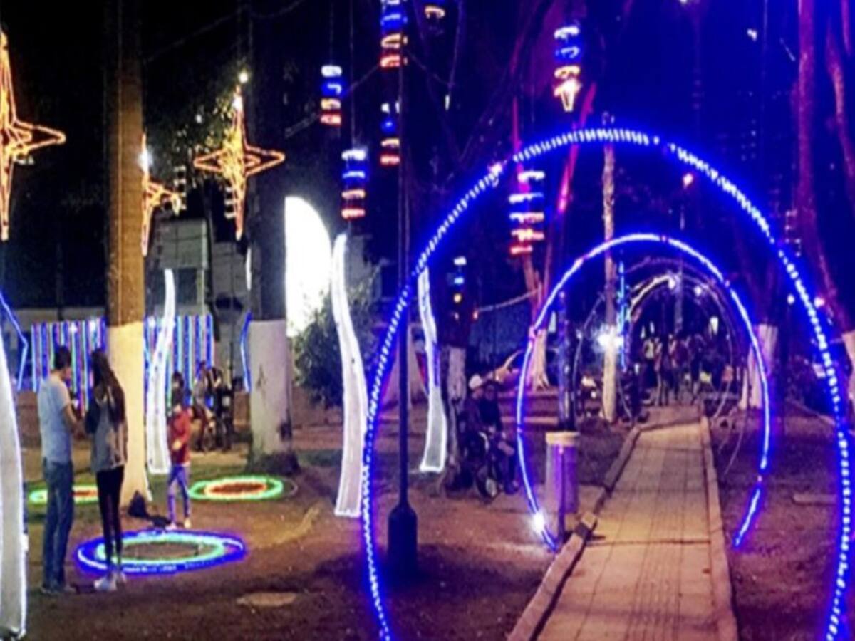Iluminación navideña en 7 parques y tres puentes