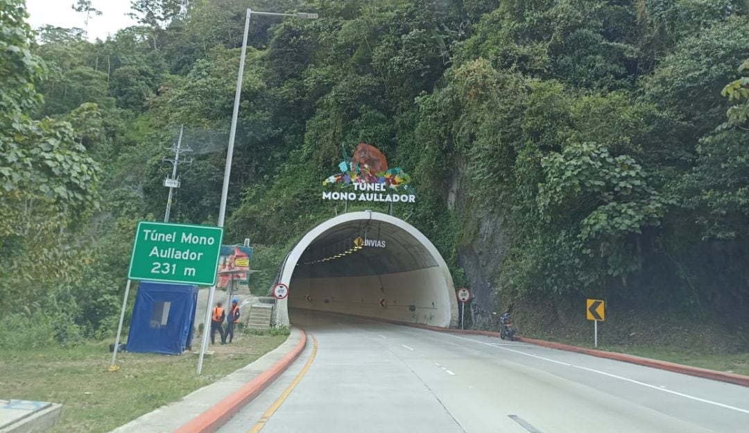 Uno de los túneles que hay en la vía entre Calarcá y el peaje Quindío en la vía La Línea