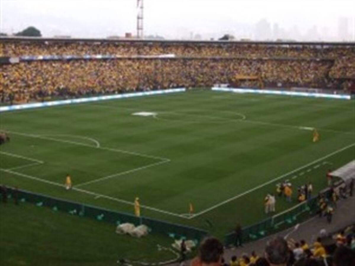 ¿Volvería a ordenar la instalación de mallas en el estadio El Campín?