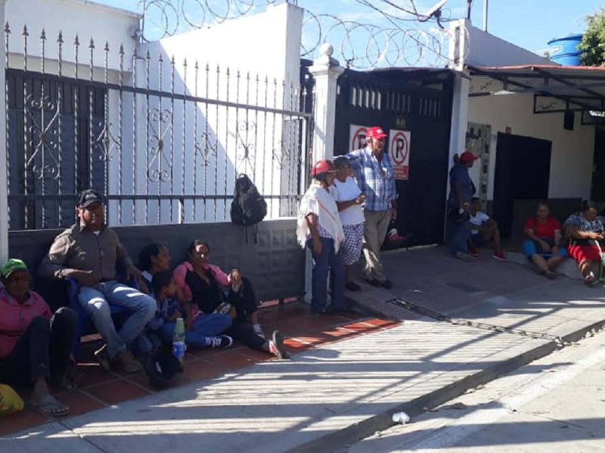 Nuevas vías de hecho contra Comparta por negar servicio a dializados