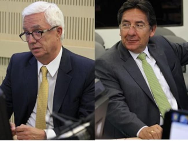 Escuche la pelea entre el senador Robledo y Nestor H. Martínez