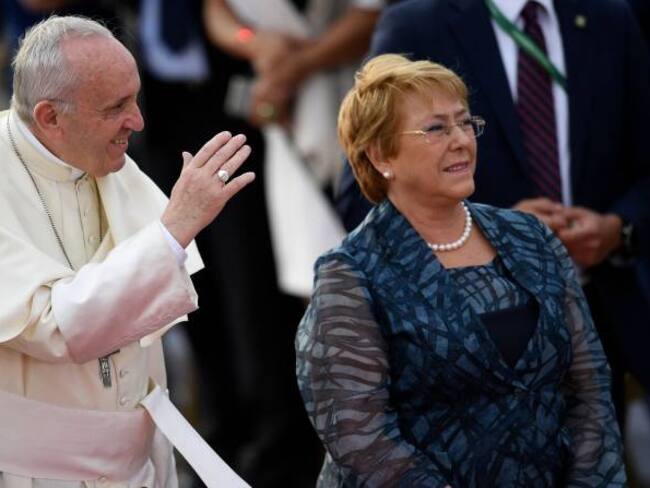Francisco se reunirá hoy con presidente Bachelet