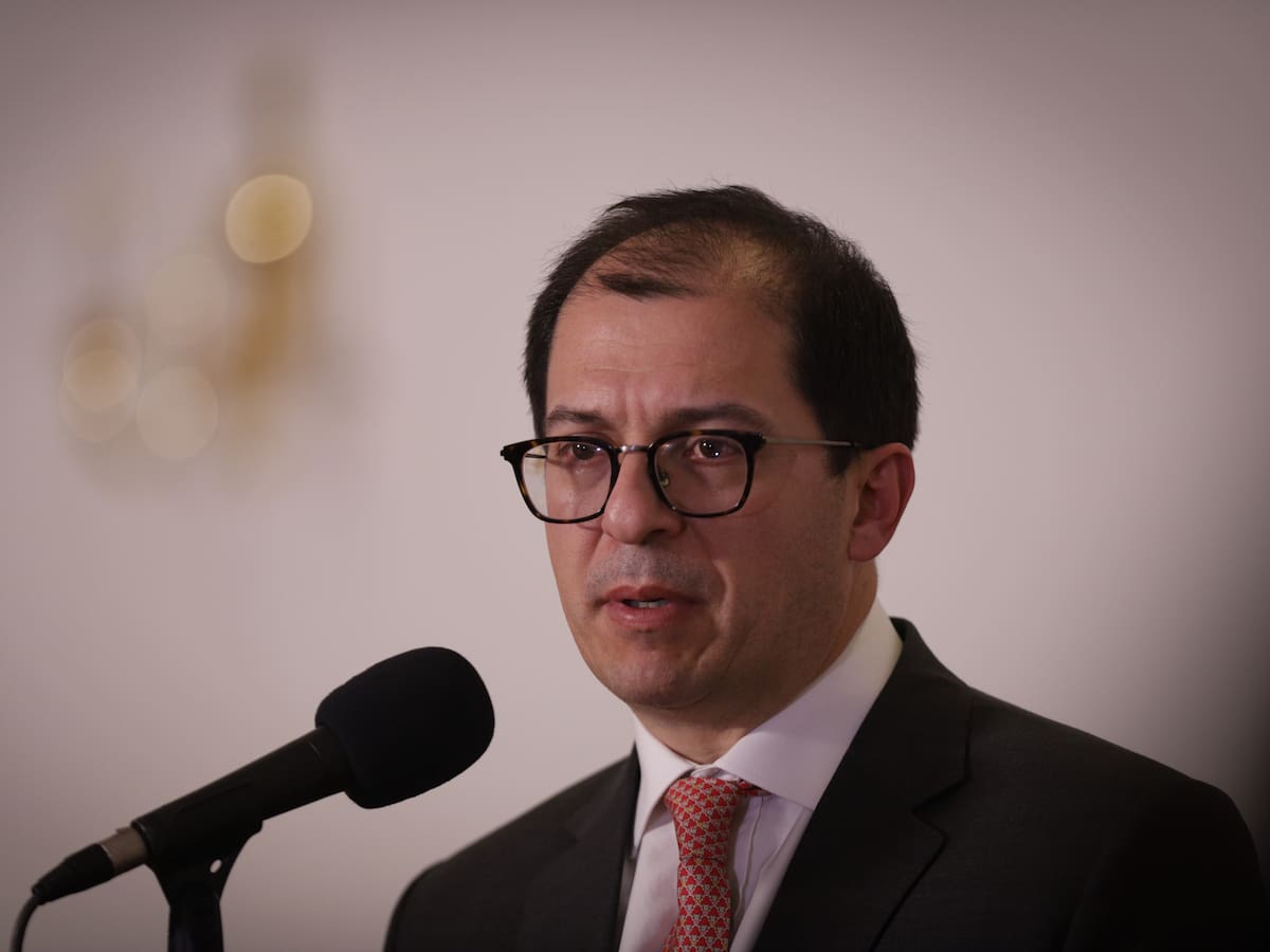 Al Oído: Fiscal Barbosa, ¿sale por la puerta grande o por la puerta de atrás?