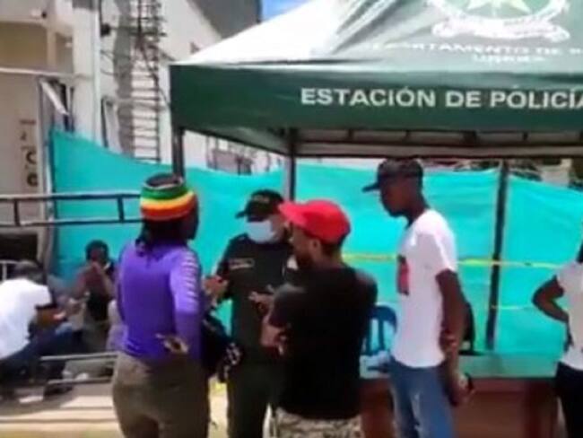 La empresa marítima de transporte ha vendido más de 9000 tiquetes, pero no tiene capacidad de transporte