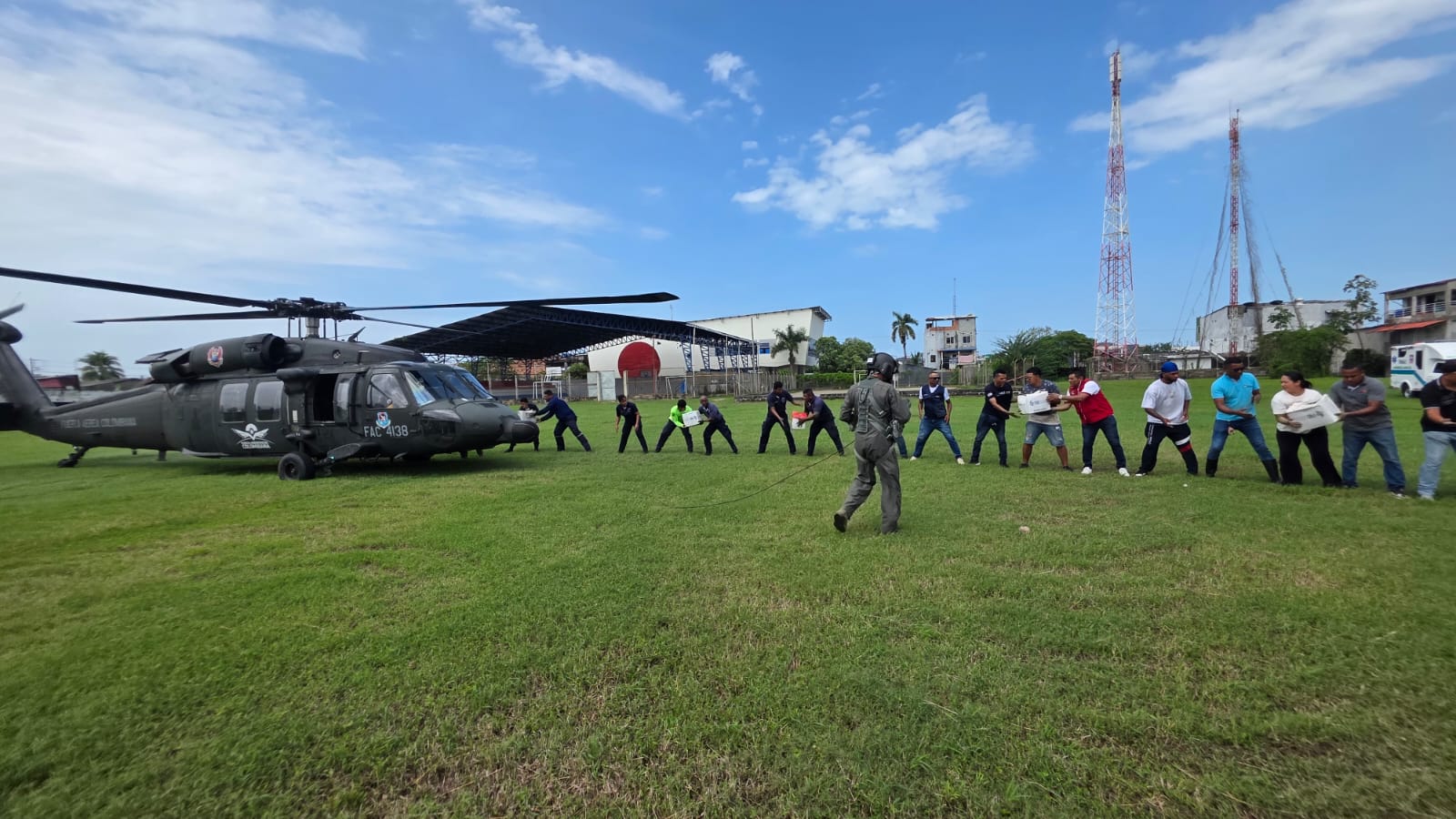 FAC entrega ayudas humanitarias en el Urabá antioqueño. Foto: FAC