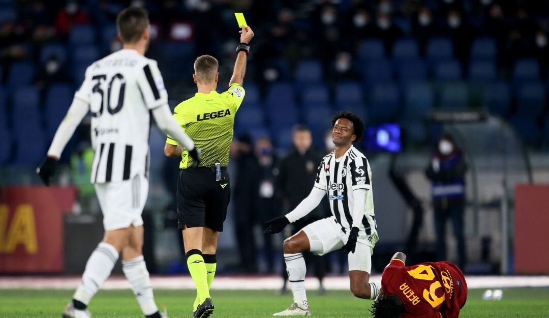 Juan Guillermo Cuadrado fue amonestado y será baja en la Supercopa de Italia.