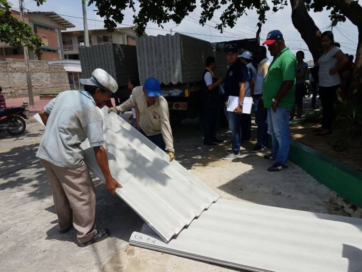 Sigue atención a familias damnificadas por vendaval