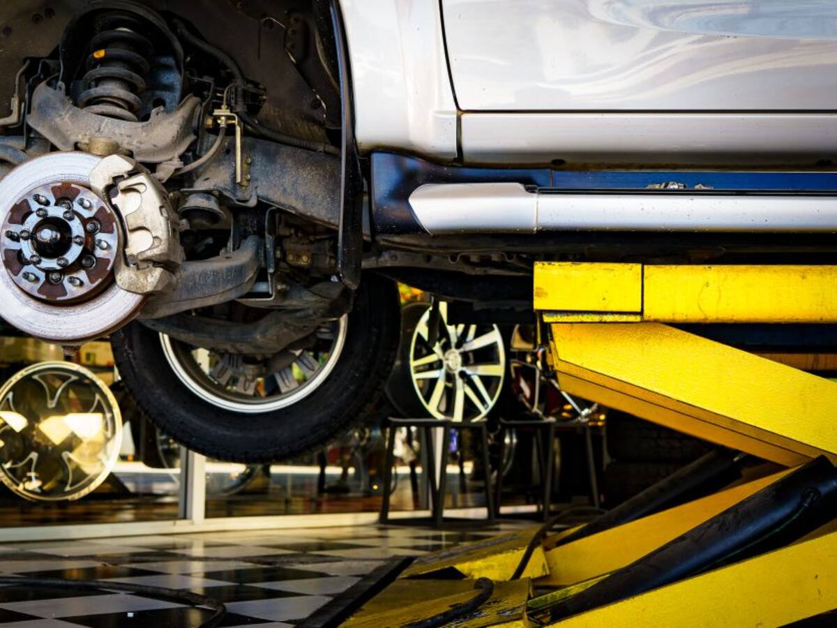 ¿Cuándo se debe hacer cambio de pastillas de frenos en los carros?