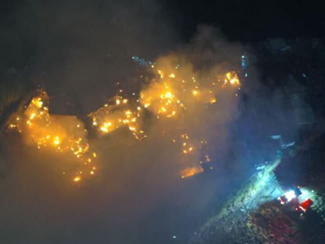 50 familias damnificadas dejó incendio al norte de la ciudad de Armenia