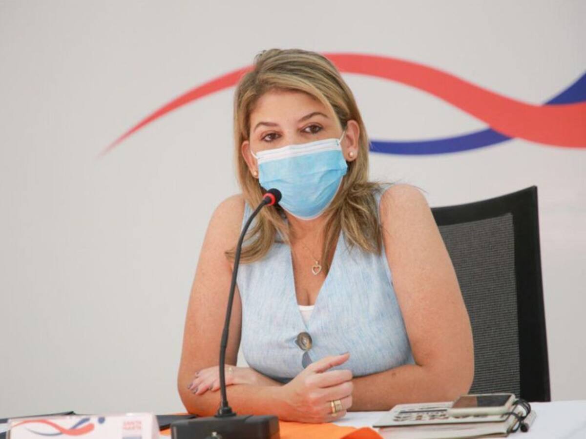 Cinco días de arresto deberá pagar Virna Johnson por desacato a tutela