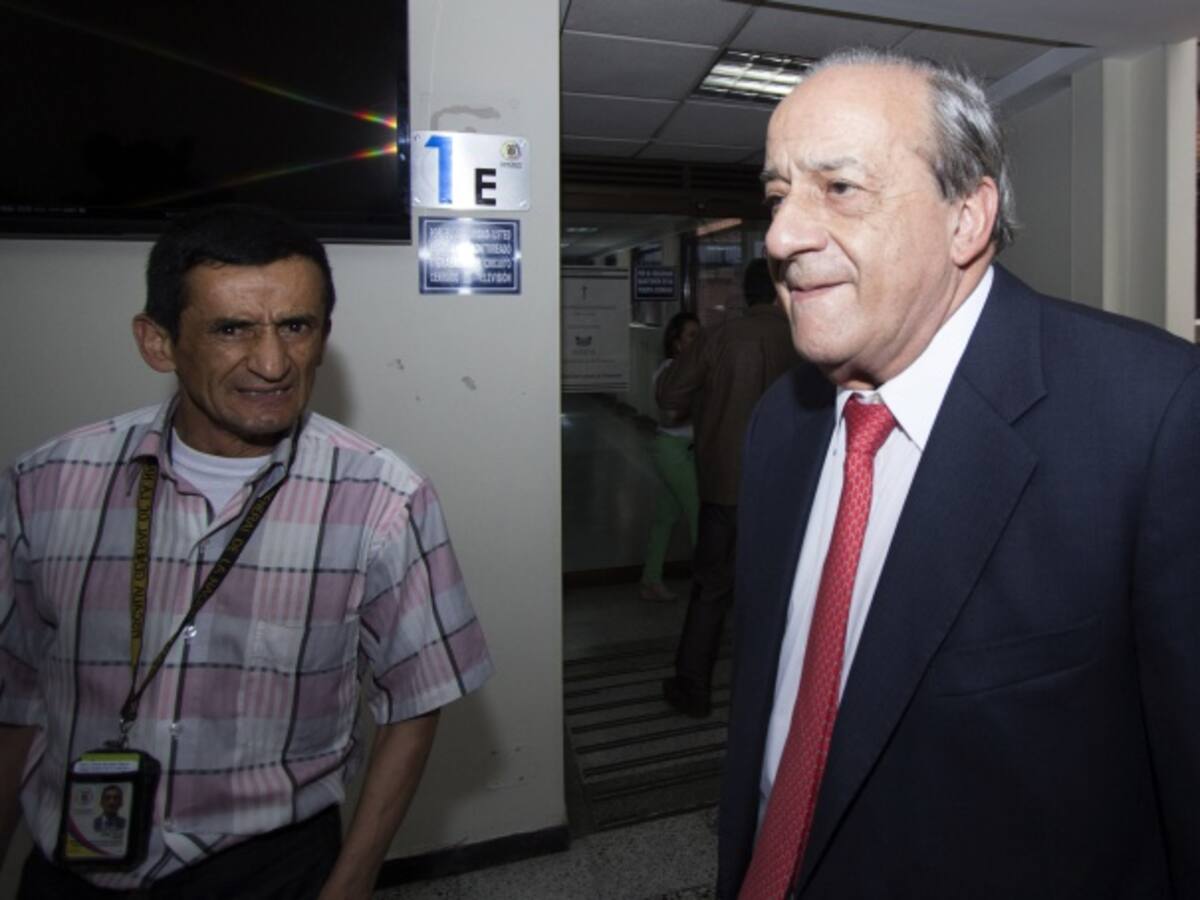 Niegan detención domiciliaria a Víctor Pacheco en proceso por Fidupetrol