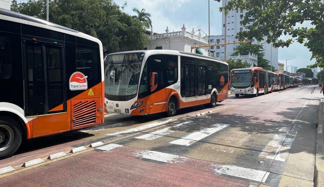 El conductor involucrado en el hecho donde falleció un motociclista tuvo que se escoltado por las autoridades para salir del sitio