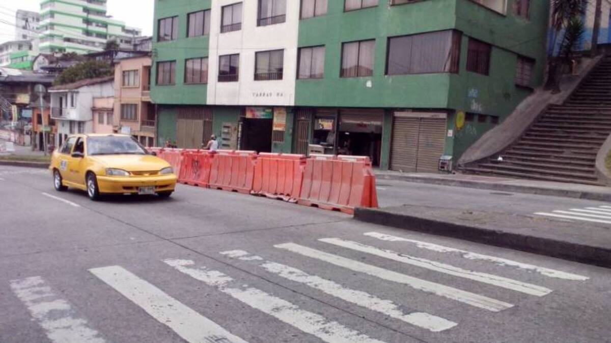 Alta accidentalidad obligó al cierre de un cruce en la avenida Paralela