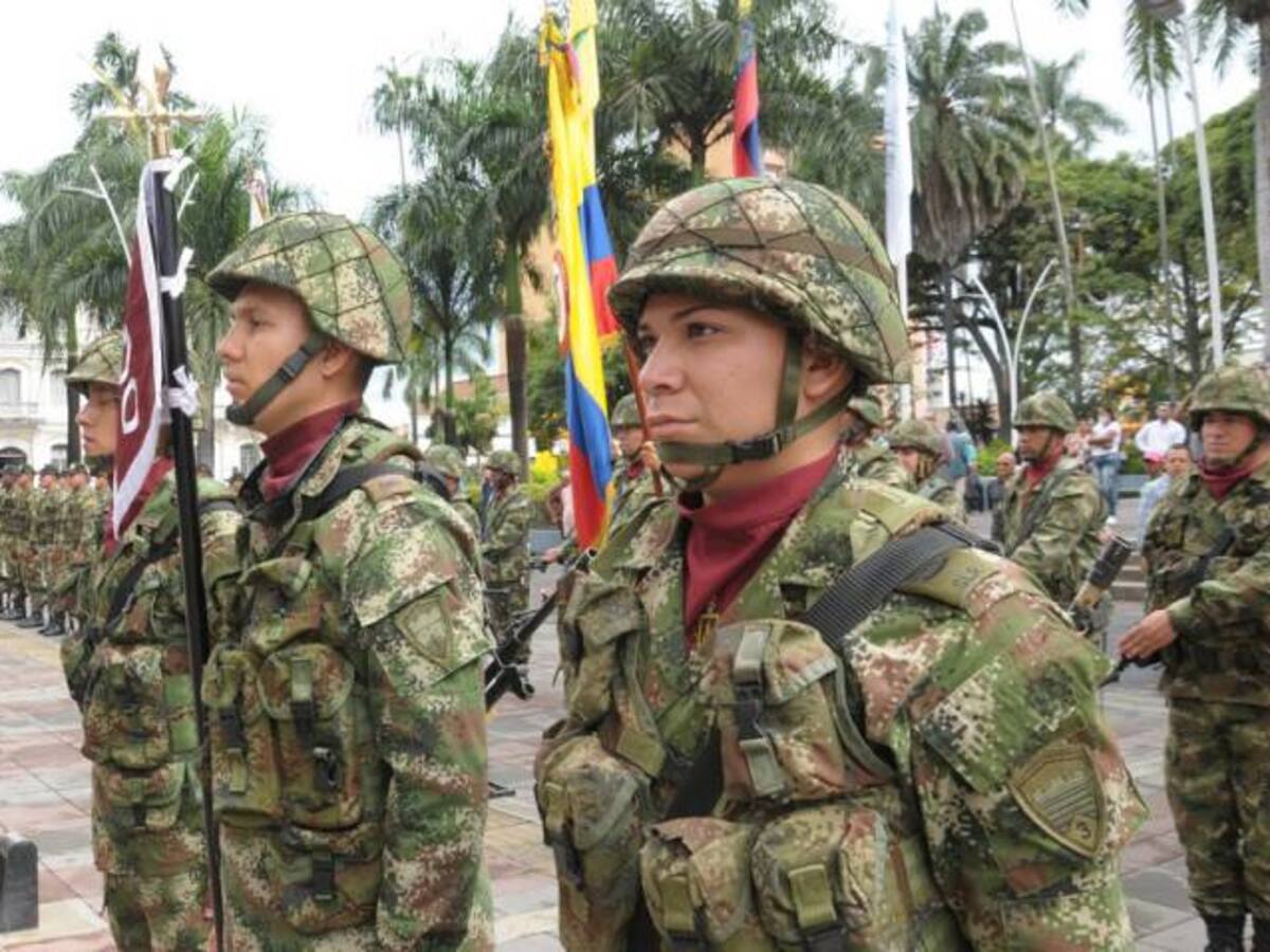 Más de cien militares tras "Los Pelusos" del EPL en Jamundí