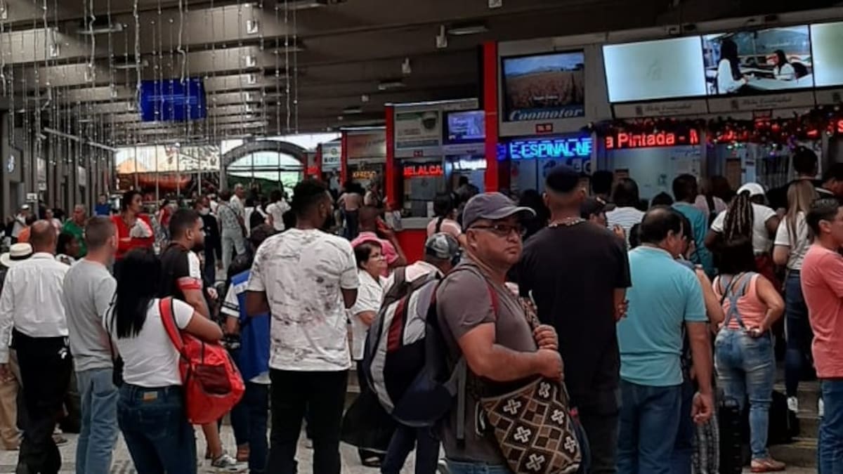 Bloqueo en la vía Risaralda - Chocó genera afectaciones en el transporte terrestre