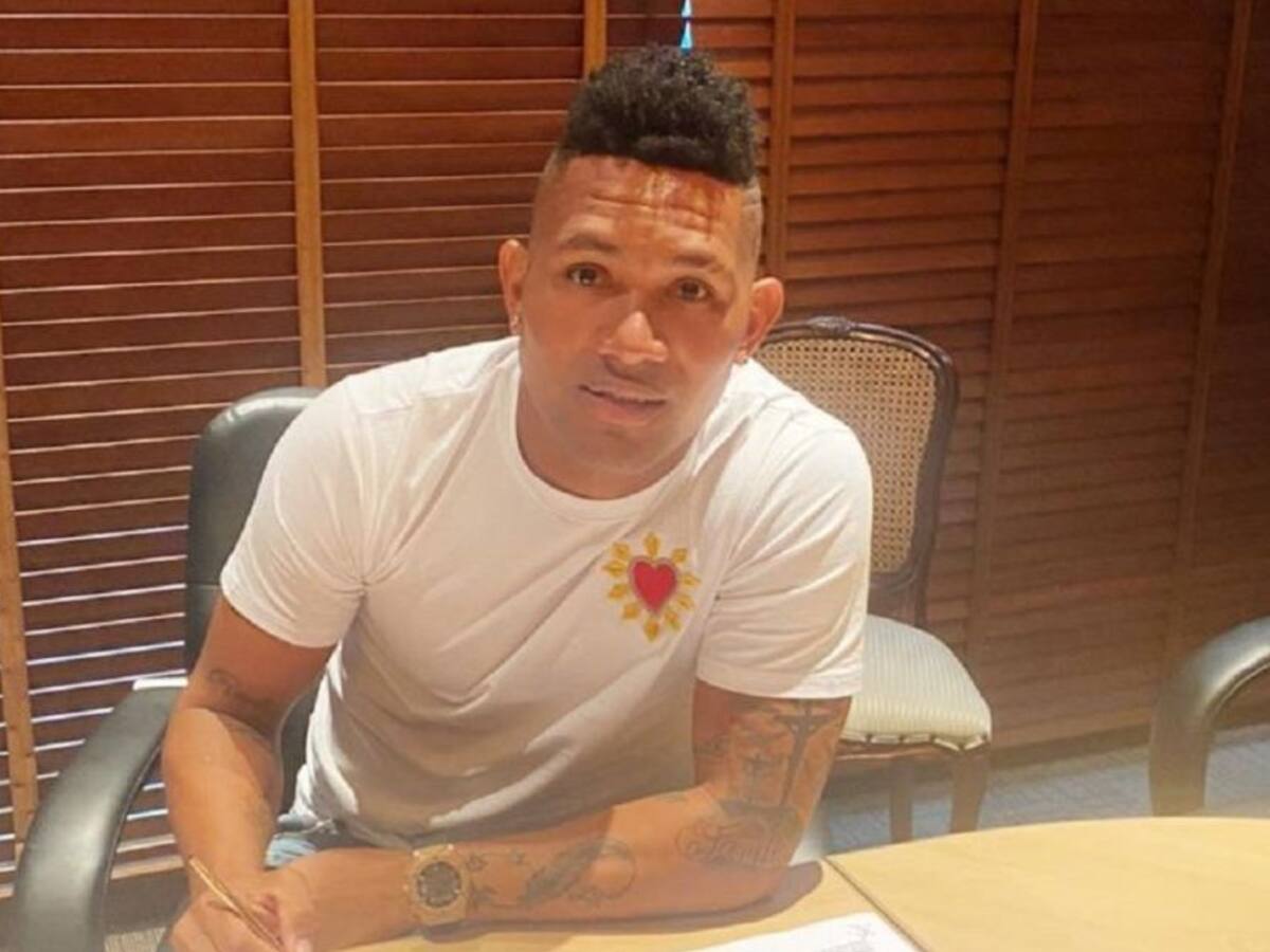 Ronaldo Dinolis se queda en Bogotá, pero cambia de colores