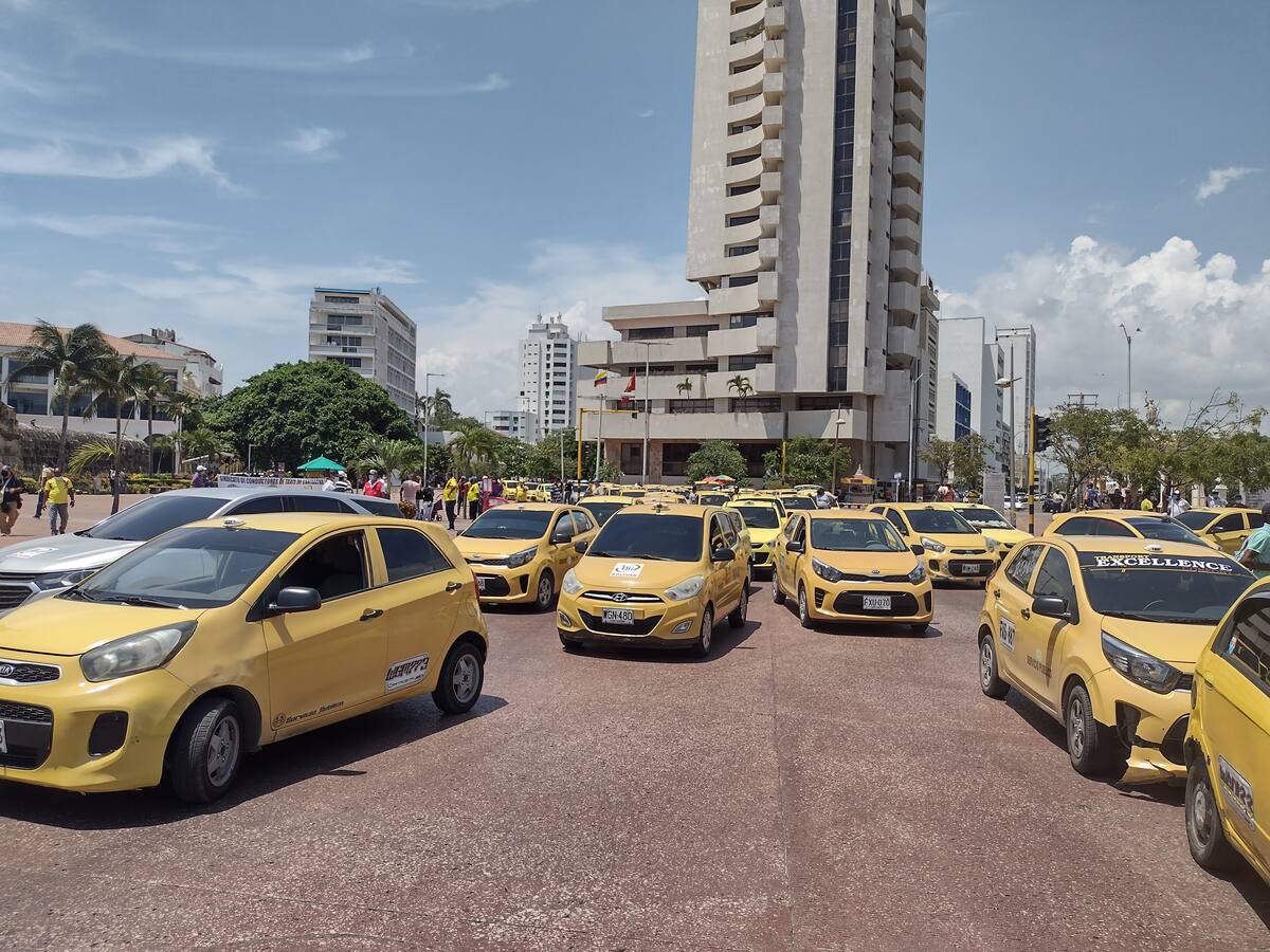 Empresarios de taxis y conductores protestarán este miércoles en vías de Cartagena