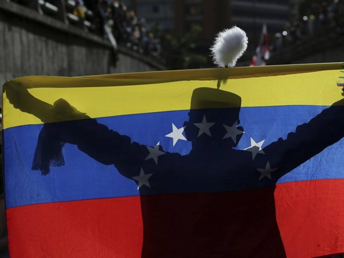 Militares que desertaron del ejército venezolano buscan asilo en Colombia