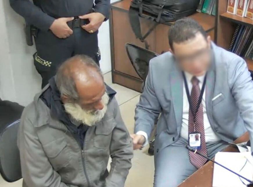 Habitante de calle no aceptó cargos por el delito de homicidio agravado por la muerte del joven Esteban Yepes, en Itagüí. Foto: captura de video.