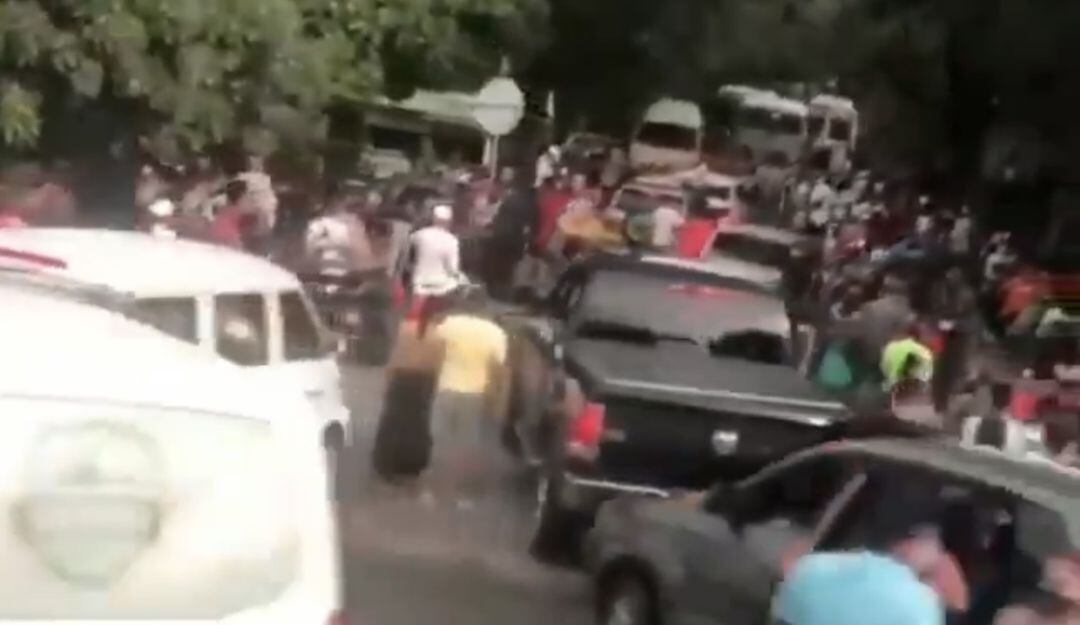 Personas ingresando al Tayrona