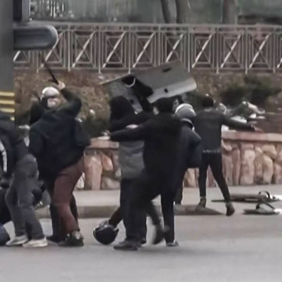¿Qué pasa en Kazajistán? Decenas de muertos y 2.000 detenidos en protestas