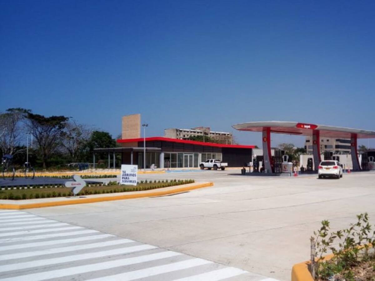 Presunta conexión de agua no autorizada en estación de gasolina