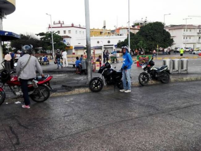 Mototaxistas de Cartagena rechazan una eventual restricción del parrillero