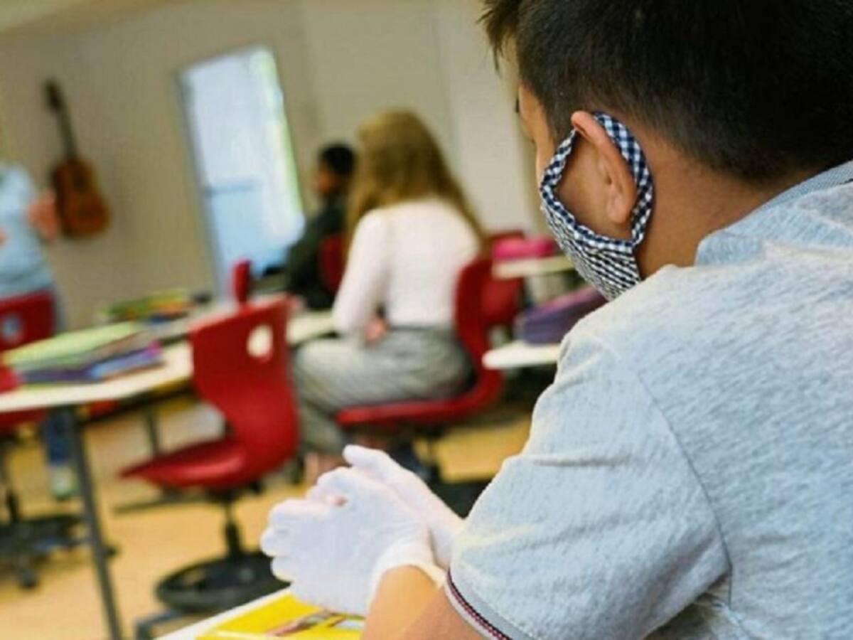 Se necesita retornar a presencialidad escolar: presidentes Colombia y Perú