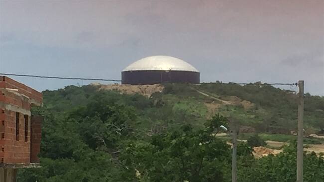 El Megatanque de agua, considerado el más grande de América Latina, lleva más de un año de haber sido instalado pero aún no está en funcionamiento. Foto: W Radio