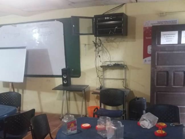 Delincuentes roban computadores y electrodomésticos en colegio de Bolívar