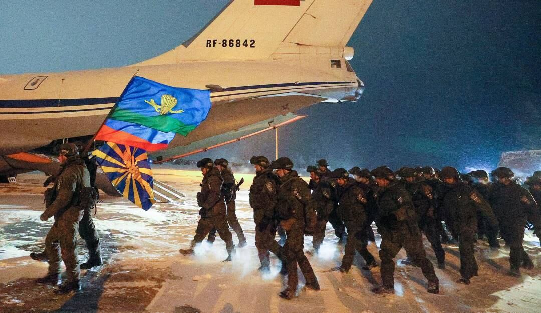 Salida de tropas militares regionales de Kazajistán.       Foto: Getty 