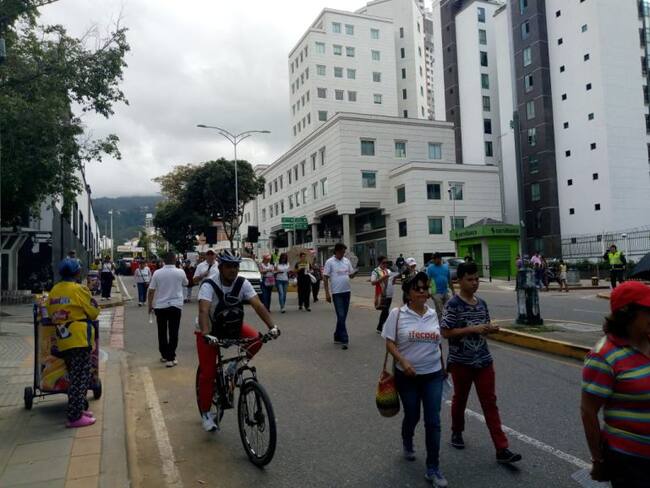 Sin disturbios pero con trancones transcurrió marcha de docentes