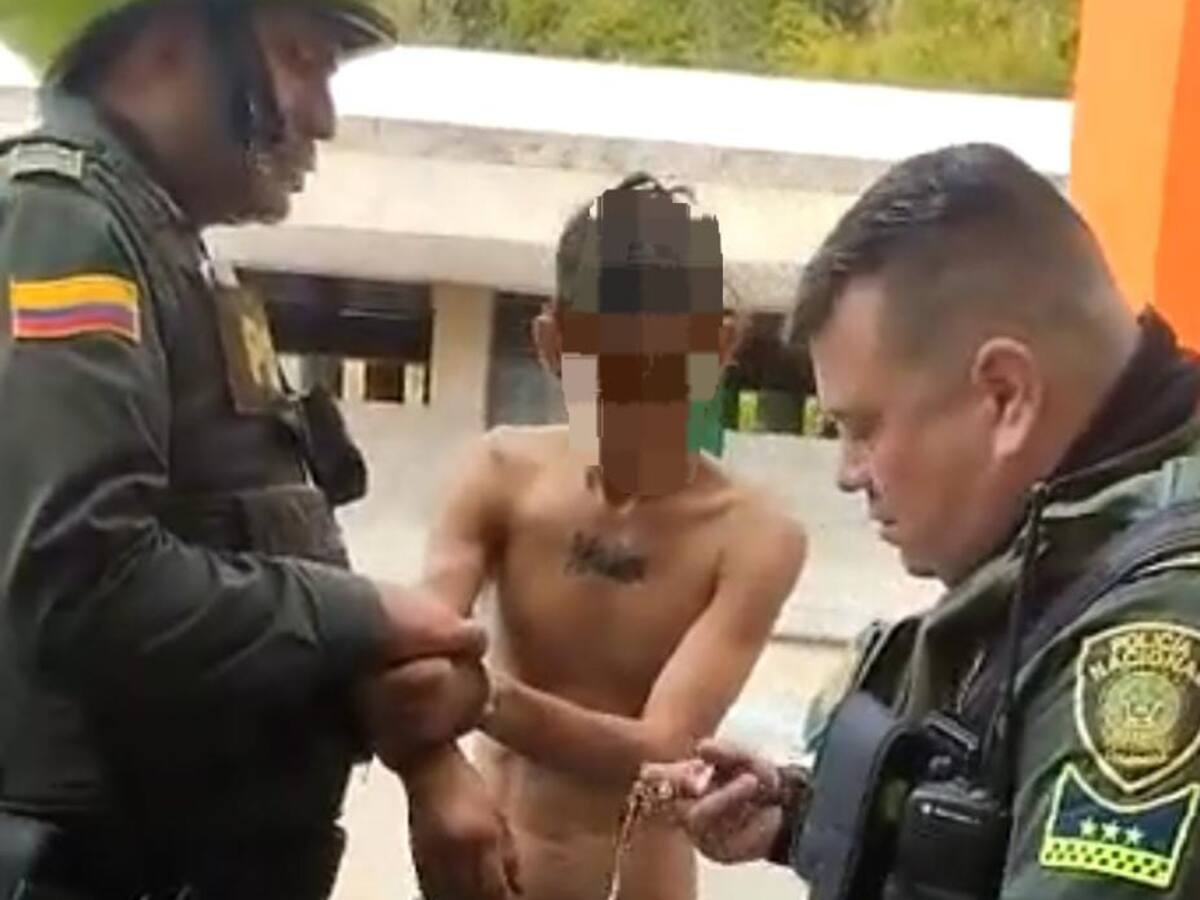 Capturan presunto ladrón dentro de un colegio