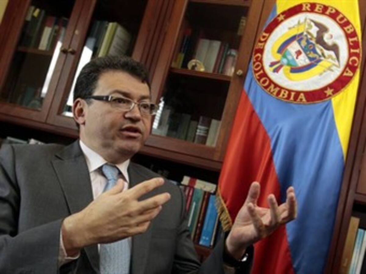 Lista terna para elegir reemplazo de magistrado Humberto Sierra Porto