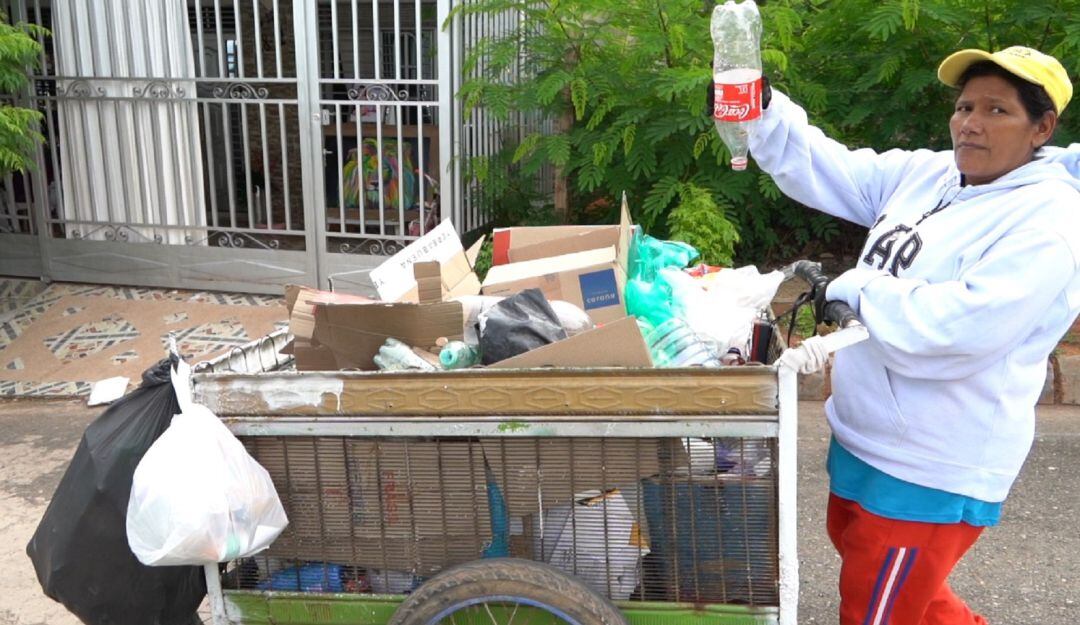 Cerca de 700 personas laboran diariamente por las calles de Neiva, recogiendo cartón, papel y plásticos.