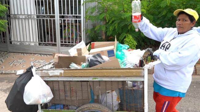 Cerca de 700 personas laboran diariamente por las calles de Neiva, recogiendo cartón, papel y plásticos.