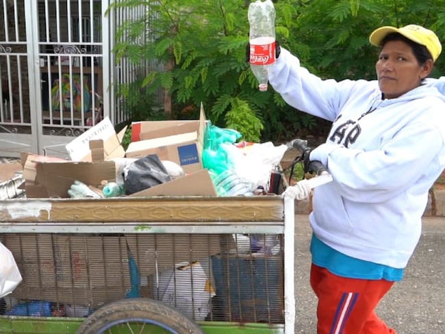 Cerca de 700 personas laboran diariamente por las calles de Neiva, recogiendo cartón, papel y plásticos.