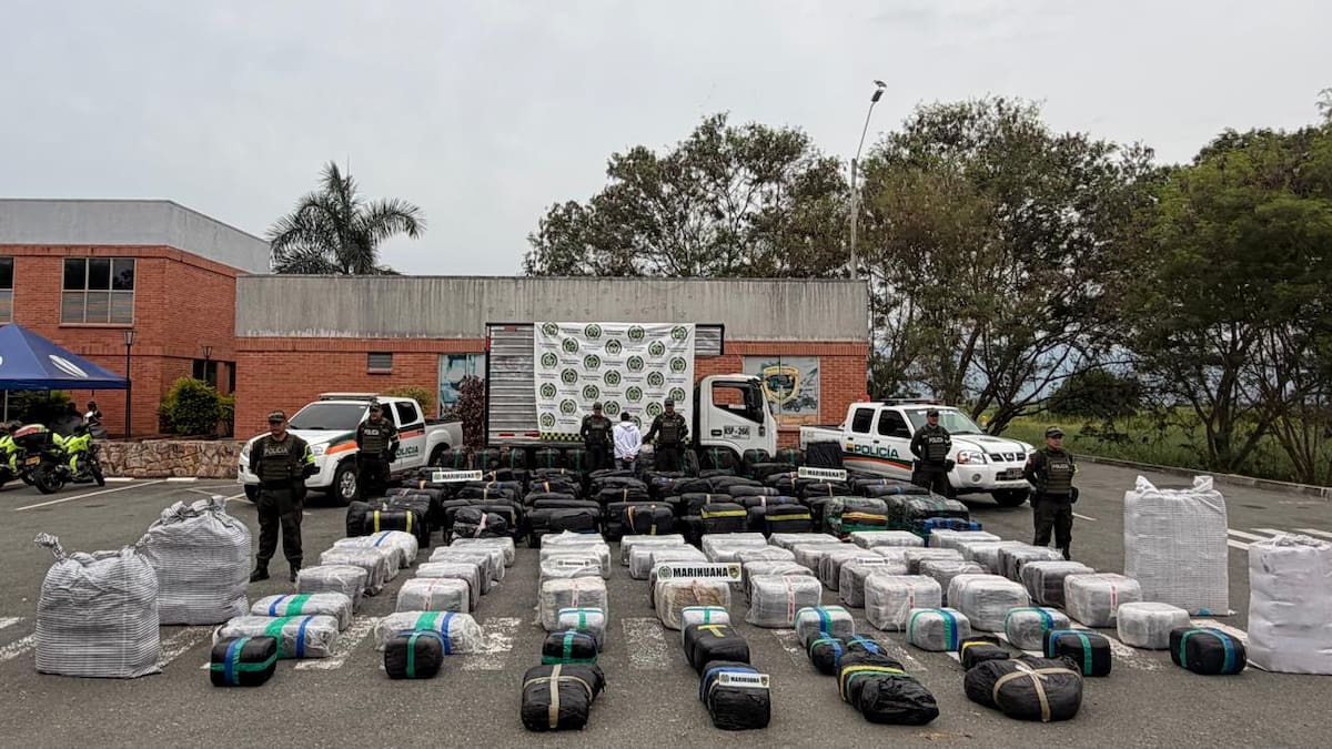 Cerca de cuatro toneladas de marihuana fueron halladas en un tractocamión en el Valle del Cauca